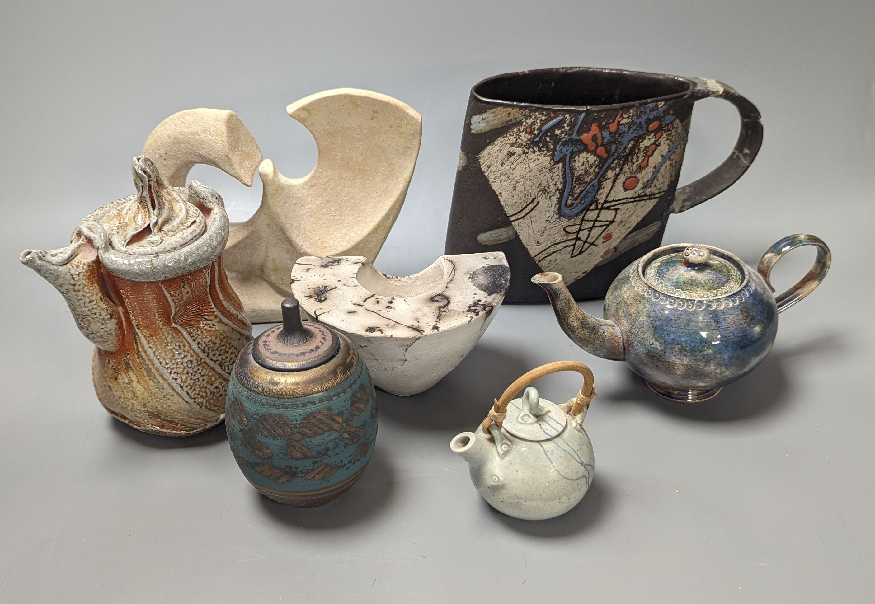 Assorted Studio ceramics, largely table ware, makers include G. Wilson (13)